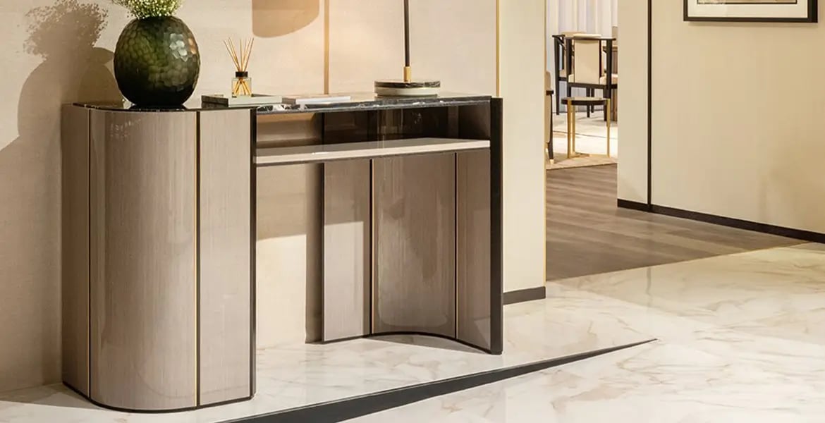 Curved Legs Console