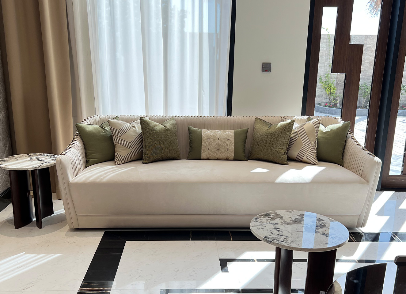 Abu Dhabi Modern Villa: Custom Furniture for Men's Majlis