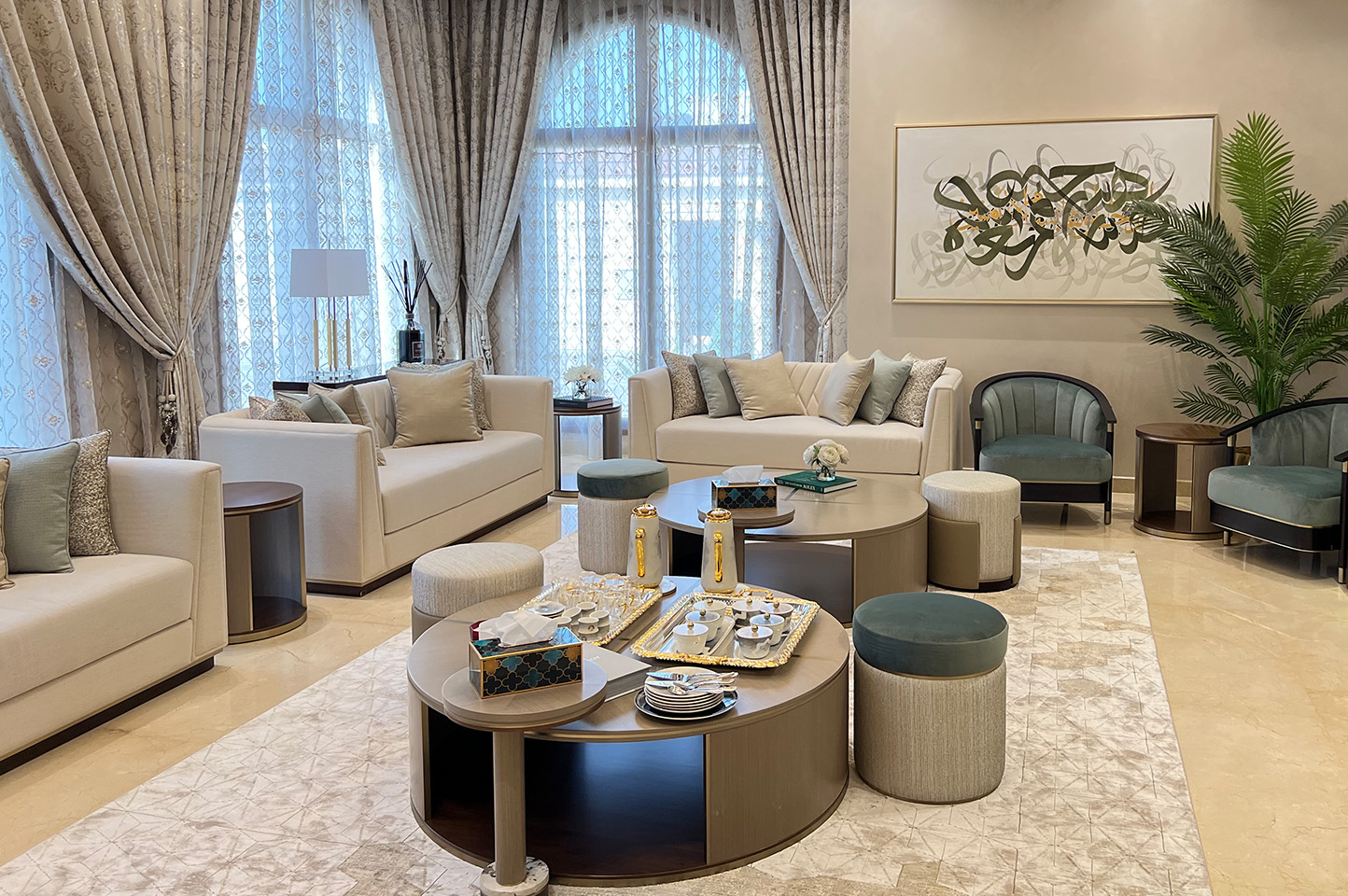 Bold Bespoke Design Crafts a Modern Majlis in Dubai