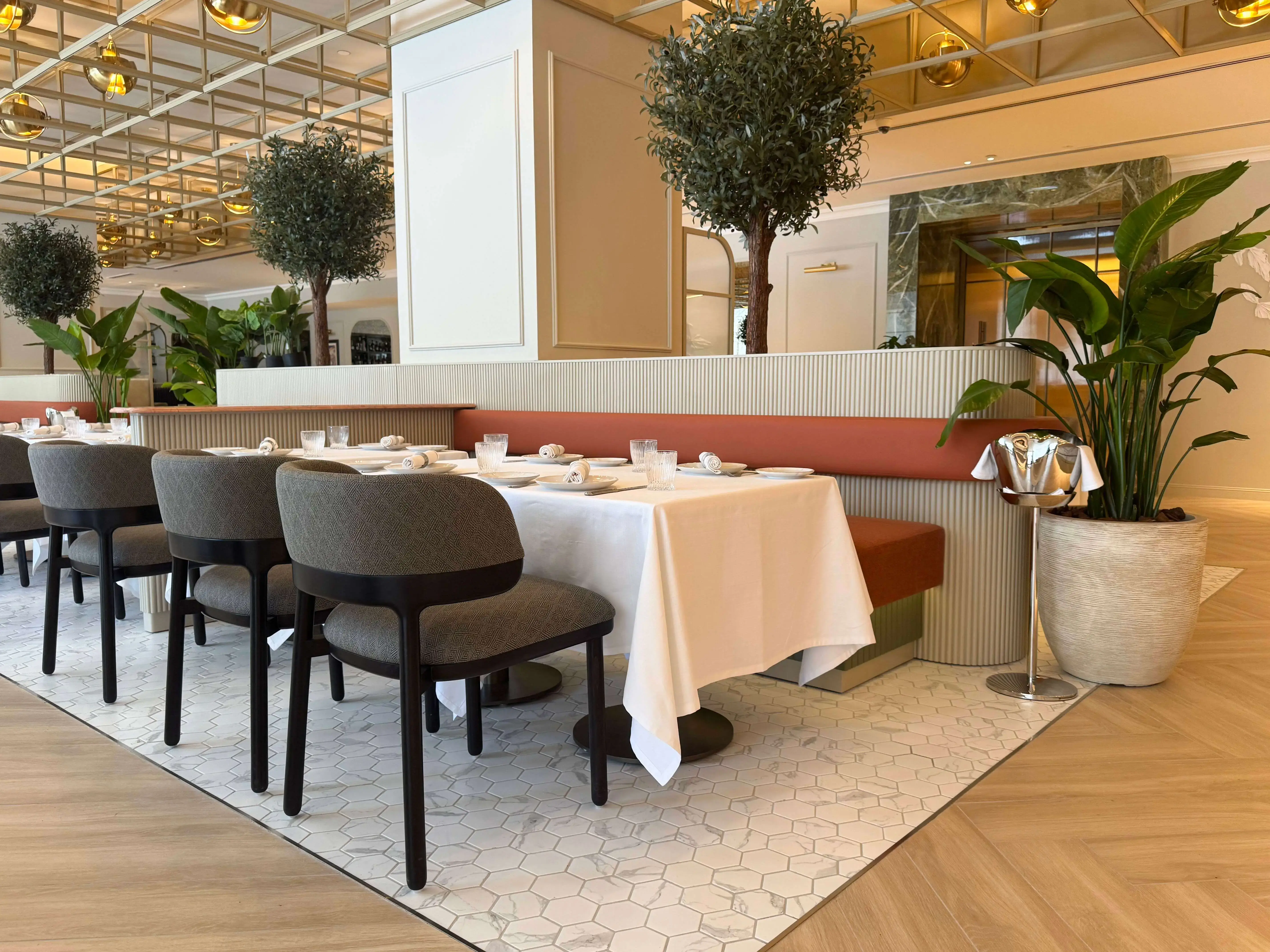 Modern Restaurant Furniture Design In Kempinski Hotel