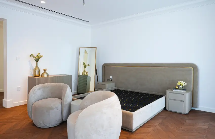 Modern Bedrooms in Dubai Implemented by BOLD Bespoke Design