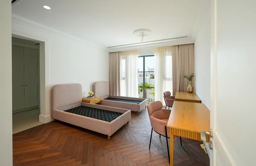 Modern Bedrooms in Dubai Implemented by BOLD Bespoke Design