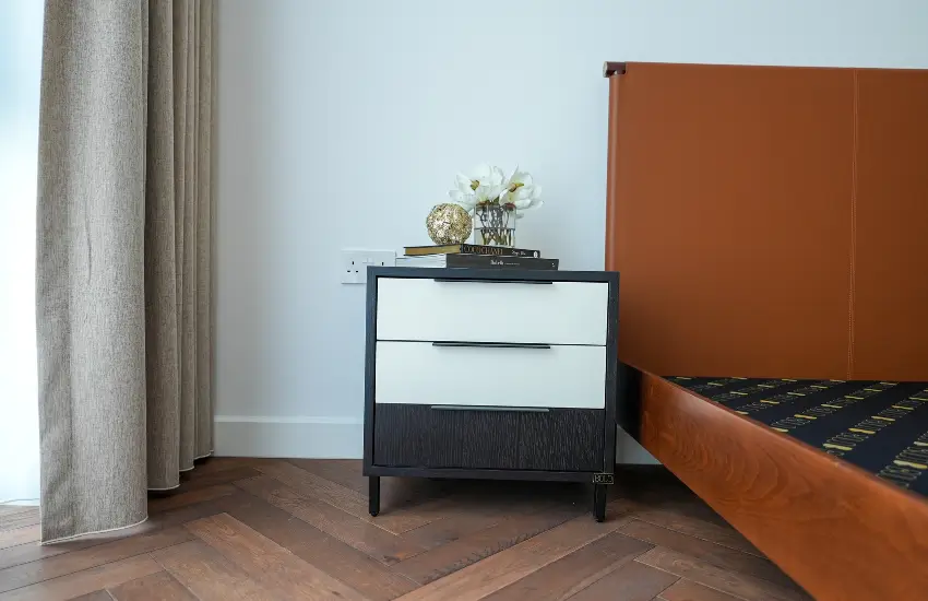 Modern Bedrooms in Dubai Implemented by BOLD Bespoke Design